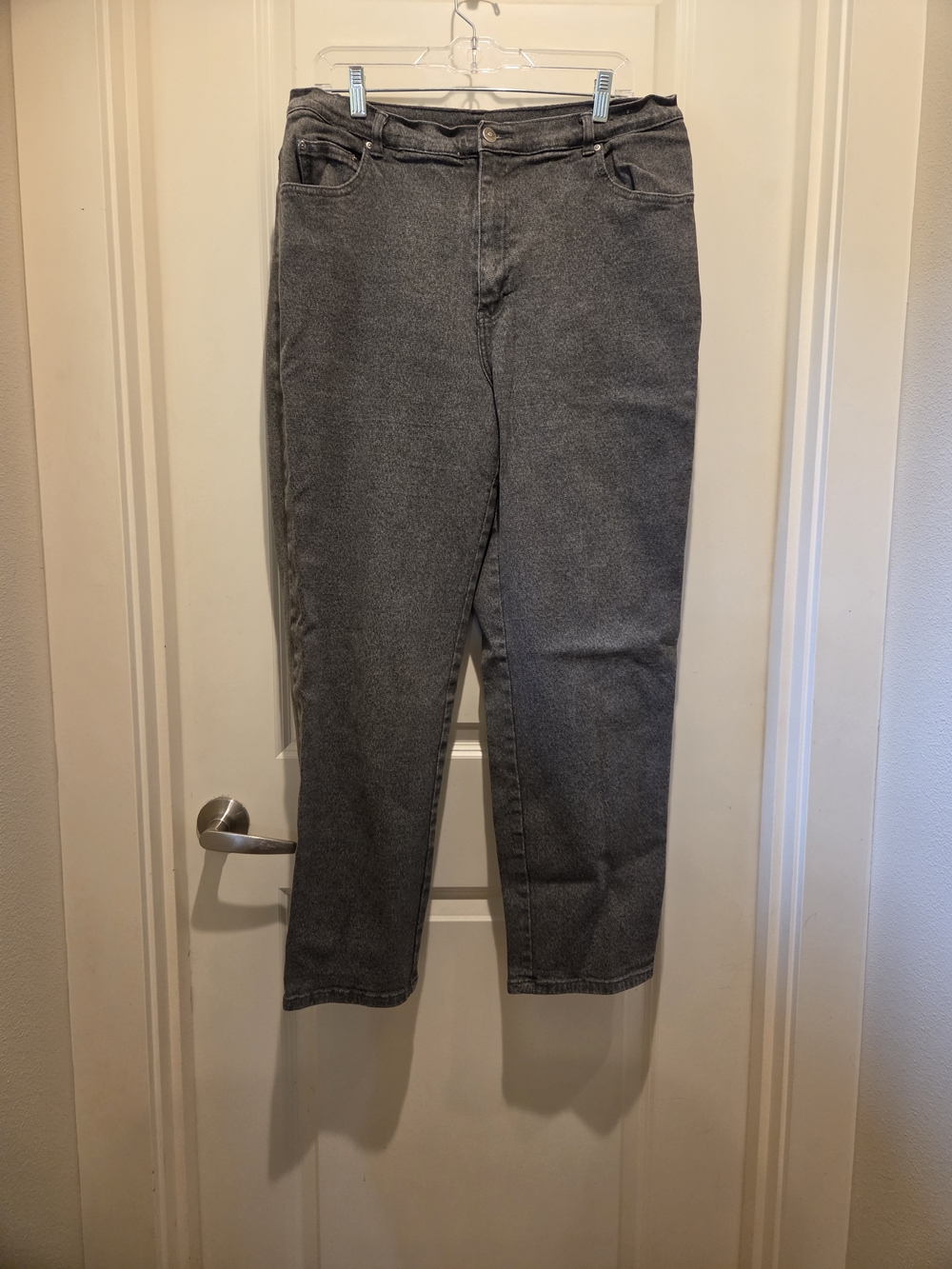 Style & Co Women’s High-Rise Grey Skinny Jeans
